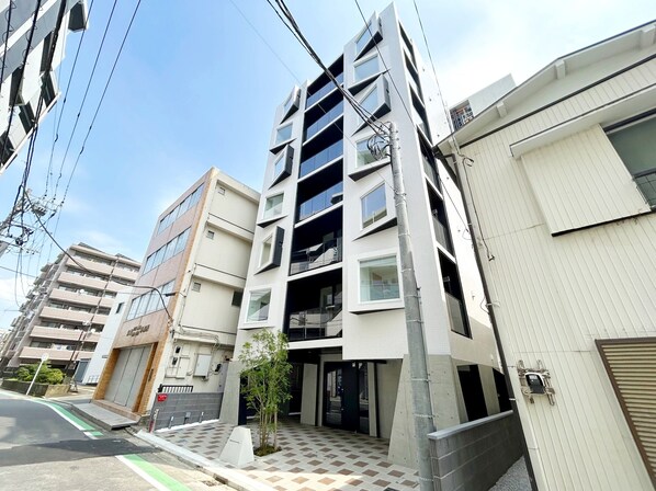 エストゥルース横浜子安の物件外観写真